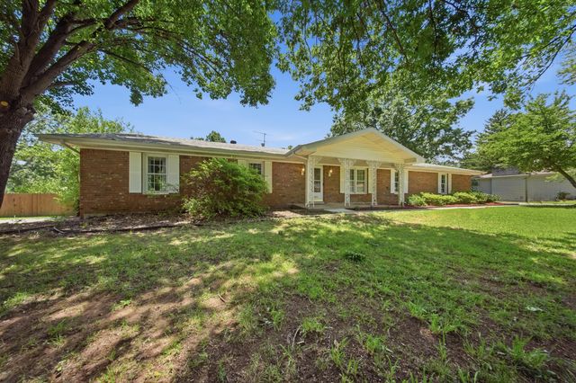 1666 E Richmond Street, Springfield, MO 65804