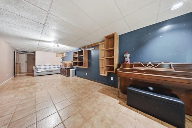 1666 E Richmond Street, Springfield, MO 65804