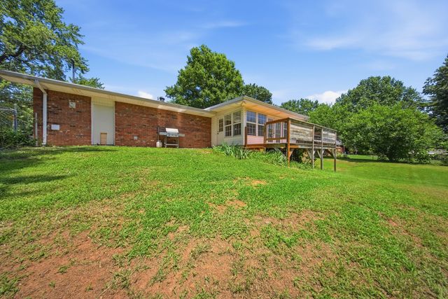 1666 E Richmond Street, Springfield, MO 65804