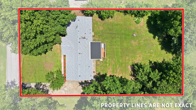 1666 E Richmond Street, Springfield, MO 65804