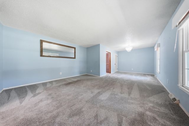 1666 E Richmond Street, Springfield, MO 65804