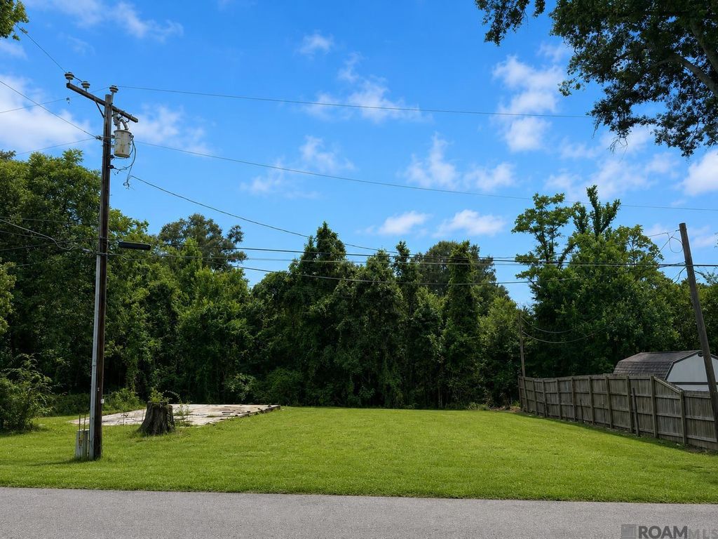 18025 Grace St, Prairieville, LA 70769