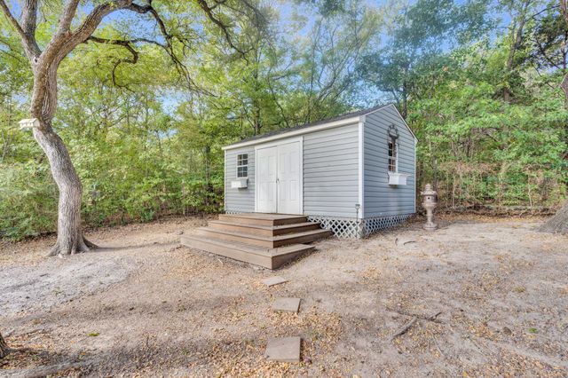 750 Becky Lane, Pecan Hill, TX 75165