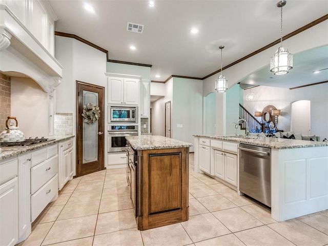 12500 Heathfield Lane, Oklahoma City, OK 73173
