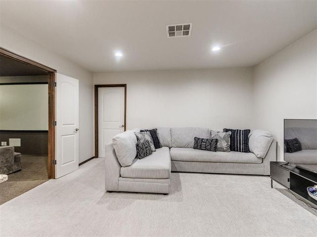 12500 Heathfield Lane, Oklahoma City, OK 73173