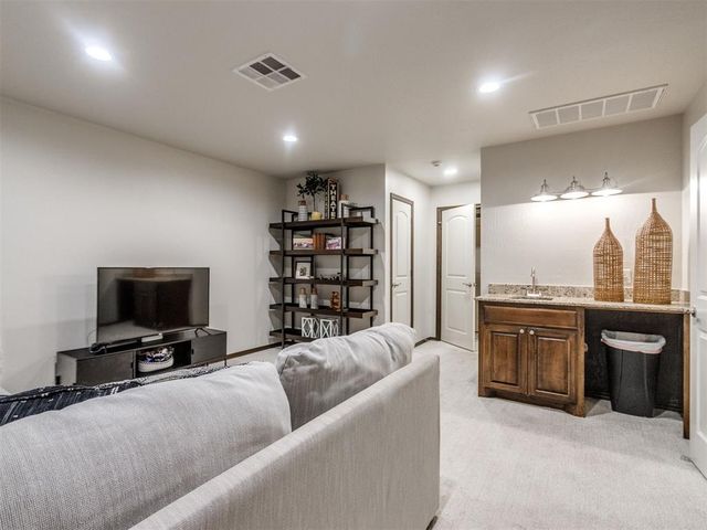 12500 Heathfield Lane, Oklahoma City, OK 73173