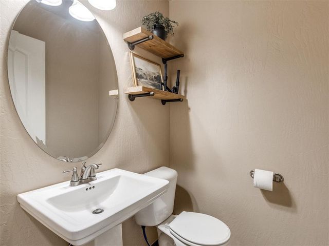 12500 Heathfield Lane, Oklahoma City, OK 73173
