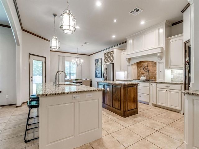 12500 Heathfield Lane, Oklahoma City, OK 73173