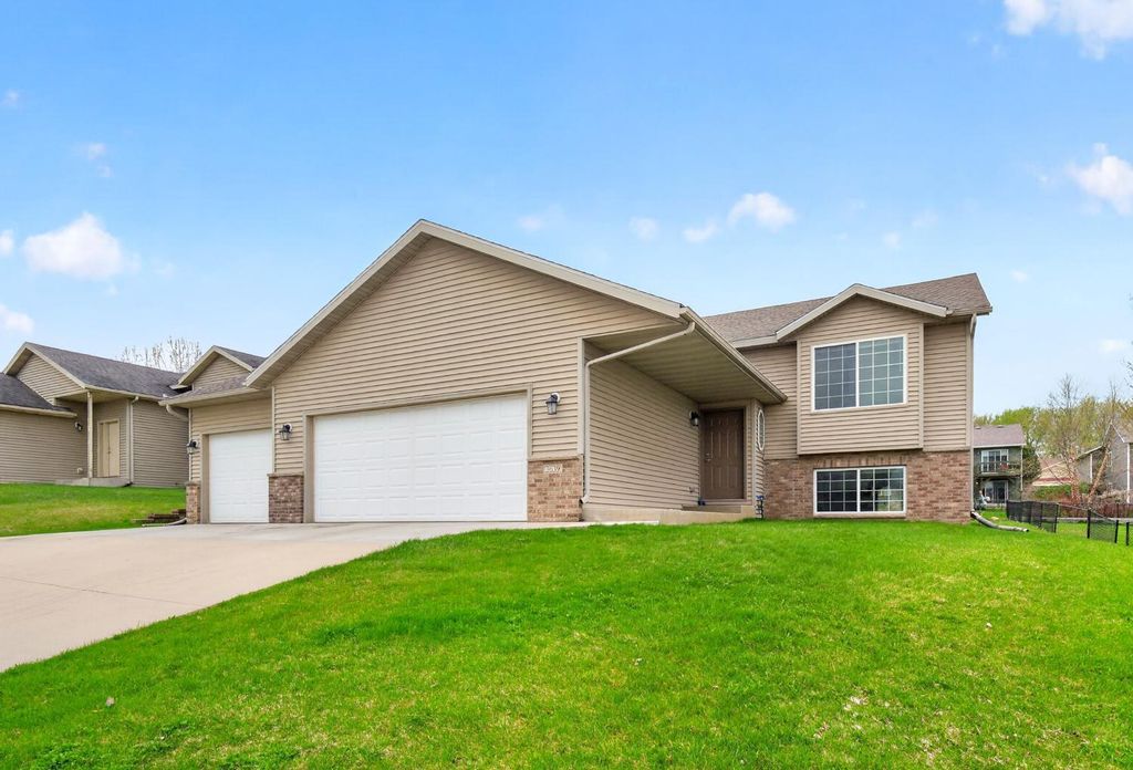 3639 Kenosha Drive NW, Rochester, MN 55901