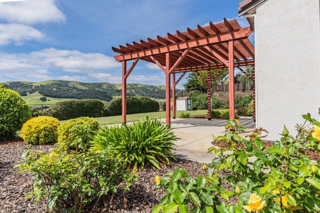 295 Via Vaquero Norte, San Juan Bautista, CA 95045
