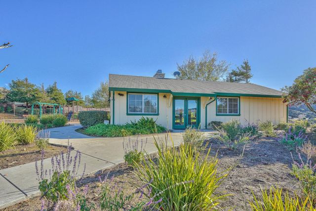 295 Via Vaquero Norte, San Juan Bautista, CA 95045