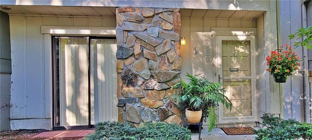 203 Lamplighter Circle, Winston-salem, NC 27104