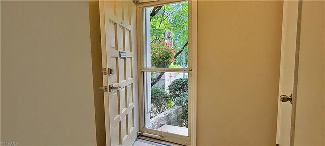 203 Lamplighter Circle, Winston-salem, NC 27104