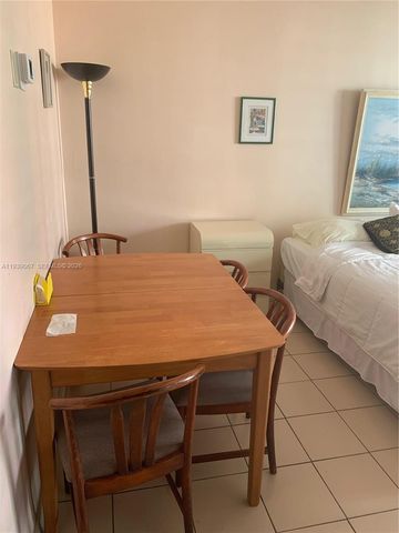 19201 Collins Ave 323, Sunny Isles Beach, FL 33160