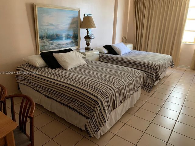 19201 Collins Ave 323, Sunny Isles Beach, FL 33160