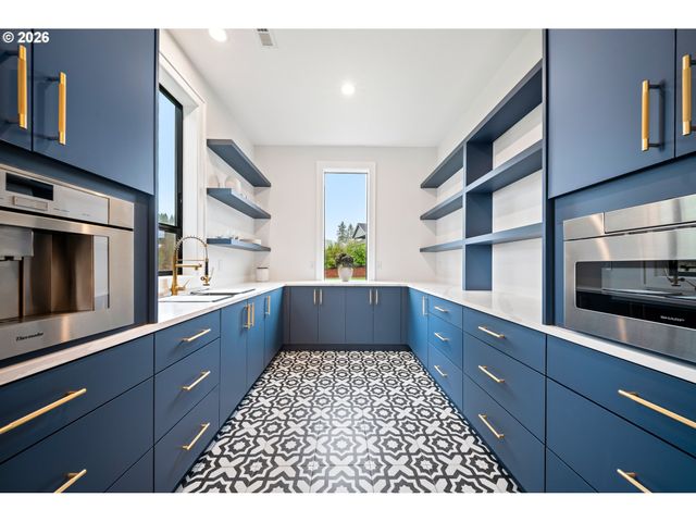 697 SOMMERSET Rd, Woodland, WA 98674