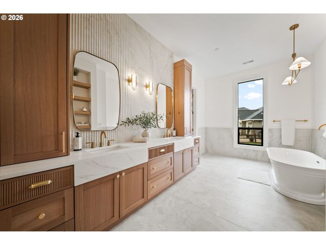 697 SOMMERSET Rd, Woodland, WA 98674