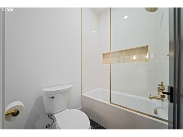 697 SOMMERSET Rd, Woodland, WA 98674