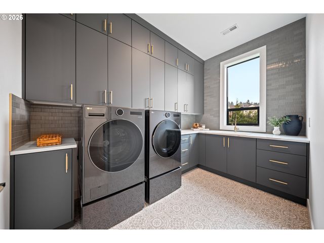 697 SOMMERSET Rd, Woodland, WA 98674