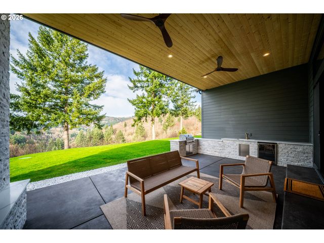 697 SOMMERSET Rd, Woodland, WA 98674