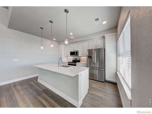 245 High Point Drive 201, Longmont, CO 80504