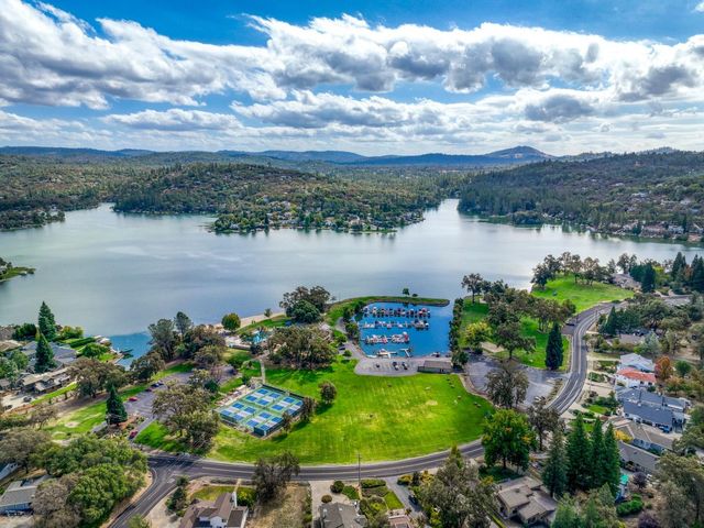 18209 Wildflower Dr, Penn Valley, CA 95946