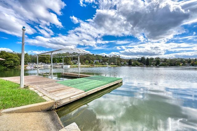 18209 Wildflower Dr, Penn Valley, CA 95946