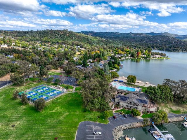 18209 Wildflower Dr, Penn Valley, CA 95946