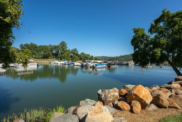 18209 Wildflower Dr, Penn Valley, CA 95946