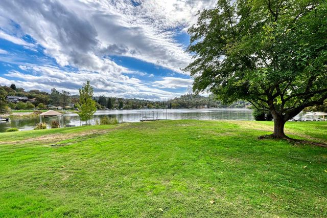 18209 Wildflower Dr, Penn Valley, CA 95946