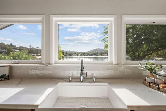 18209 Wildflower Dr, Penn Valley, CA 95946