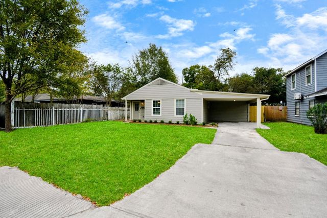 5410 Bataan Road, Houston, TX 77033