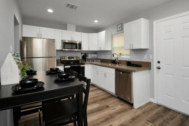 5410 Bataan Road, Houston, TX 77033