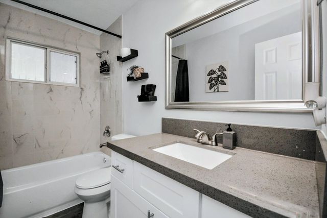 5410 Bataan Road, Houston, TX 77033