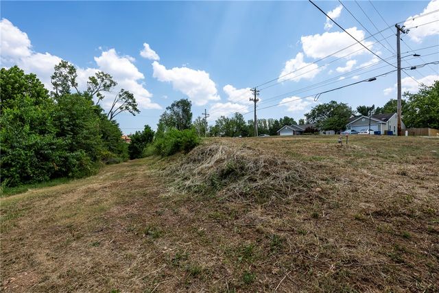 NW 3rd Street, Bentonville, AR 72712