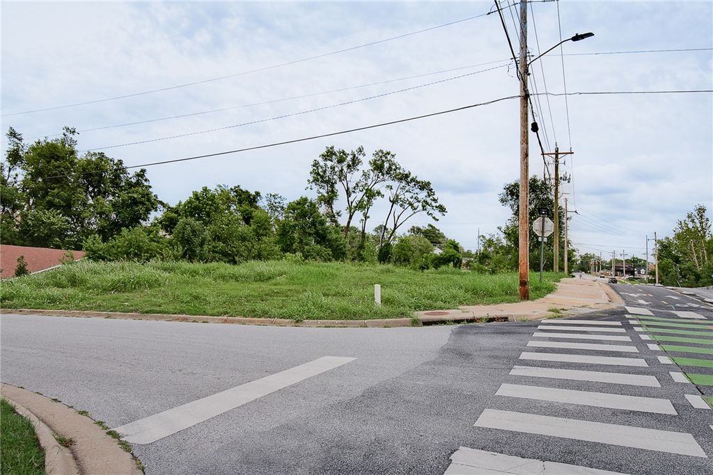 NW 3rd Street, Bentonville, AR 72712