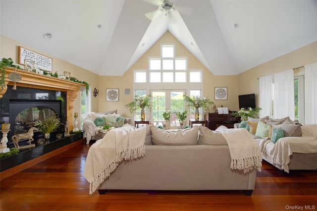 3302 Route 55, Pawling, NY 12564