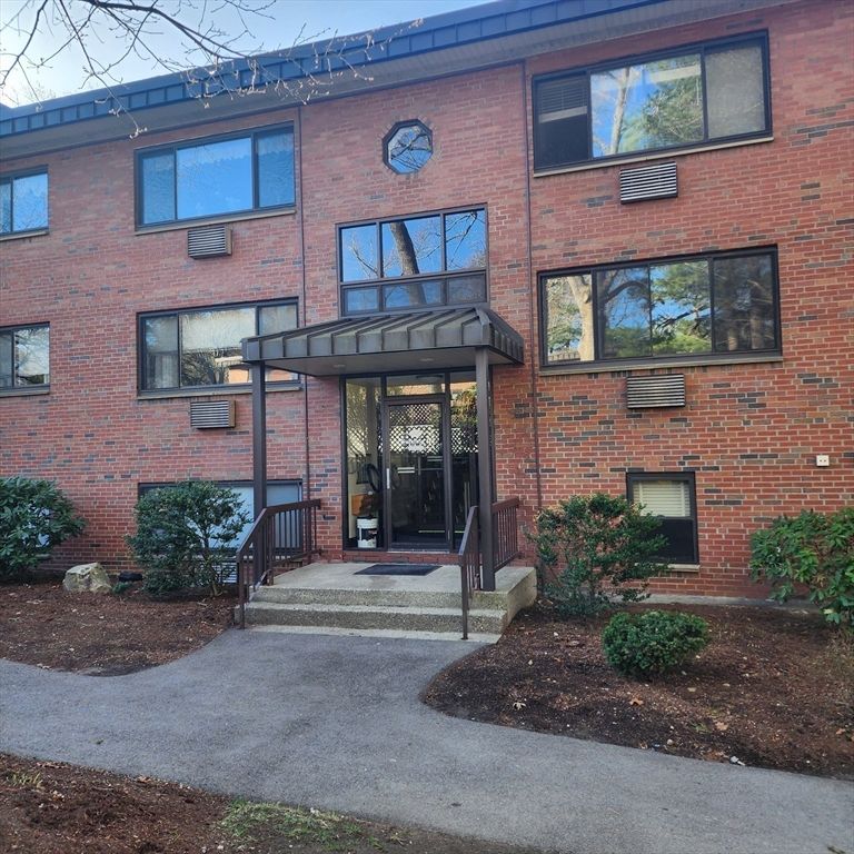 1323 Worcester Rd G7, Framingham, MA 01701