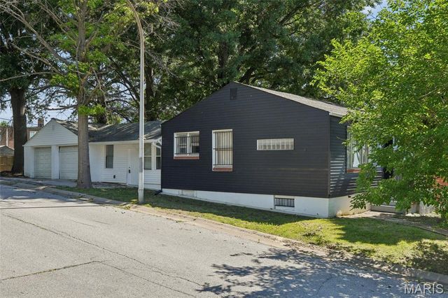 837 Wall Street, St Louis, MO 63147