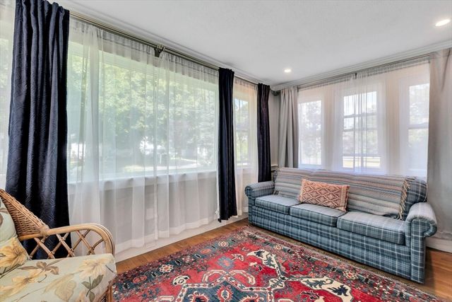 44 Maple Avenue, Barnstable, MA 02601