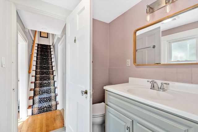 44 Maple Avenue, Barnstable, MA 02601