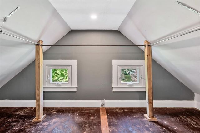 44 Maple Avenue, Barnstable, MA 02601