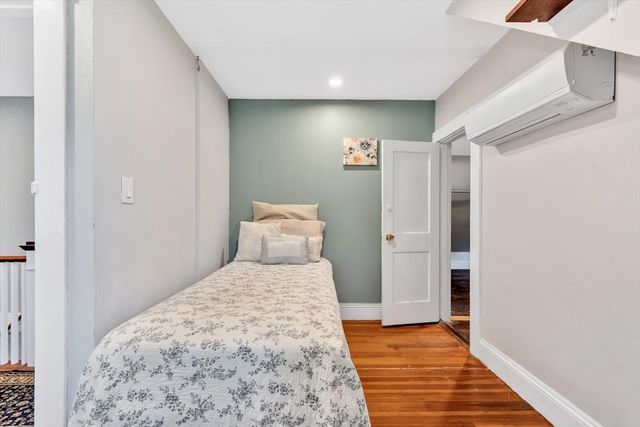 44 Maple Avenue, Barnstable, MA 02601