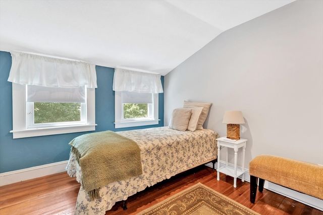 44 Maple Avenue, Barnstable, MA 02601