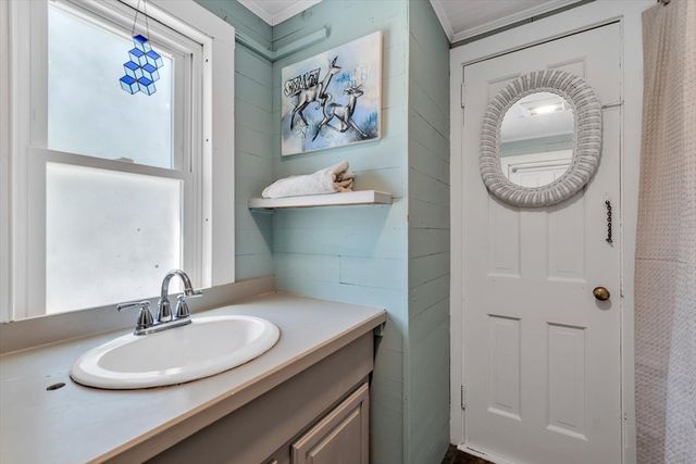 44 Maple Avenue, Barnstable, MA 02601