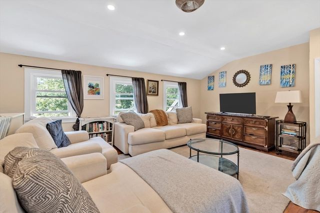 44 Maple Avenue, Barnstable, MA 02601