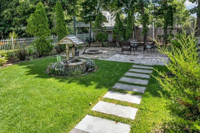 44 Maple Avenue, Barnstable, MA 02601