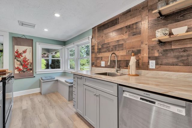 44 Maple Avenue, Barnstable, MA 02601