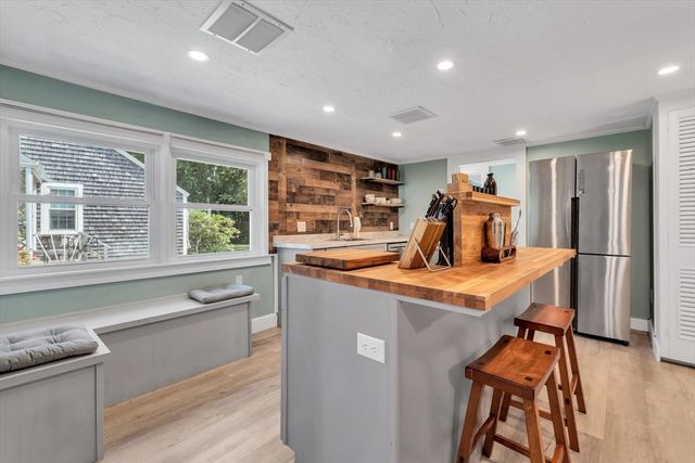 44 Maple Avenue, Barnstable, MA 02601
