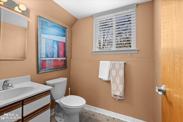 19330 Bainbridge Avenue, Livonia, MI 48152